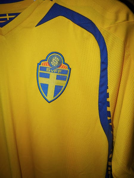 Sweden 2007/2009 Home Jersey – Zlatan Ibrahimović #10 – Large