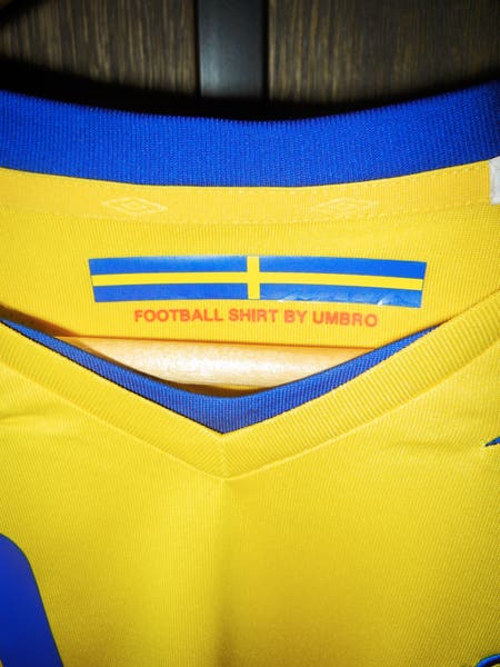 Sweden 2007/2009 Home Jersey – Zlatan Ibrahimović #10 – Large