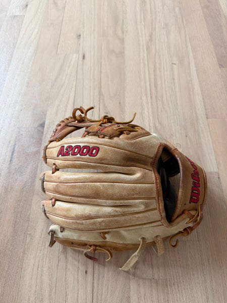 Wilson A2000 RH Infield Baseball Glove 11.5" (Used)