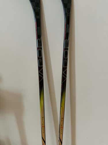 Two Junior Bauer Vapor Hyperlite 2 Right Handed Hockey Stick P92 50 Flex (Used) - Never Cut