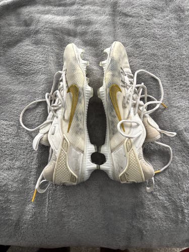 Used Nike Huarache 9 cleats (M11.0)