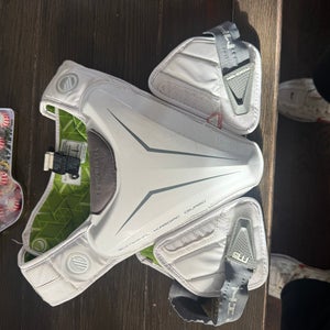 Medium/Large Adult Maverik M5 Shoulder Pads (Used)