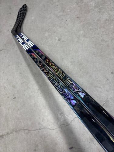2 Pack P29 80 Flex Senior True Project X Smoke Right Handed Hockey Stick Pro Stock NHL (New)
