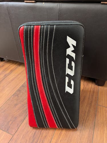 Like new CCM Eflex pro blocker