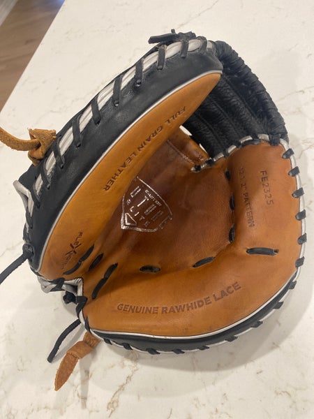 Easton Future Elite RH Catcher's Baseball Glove 32.5" (Used)