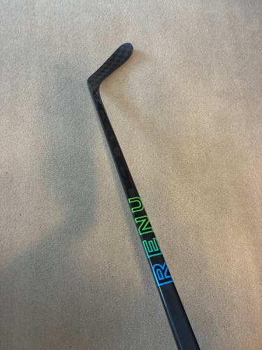 Senior Type X Right Handed Hockey Stick P28 70 Flex (New)