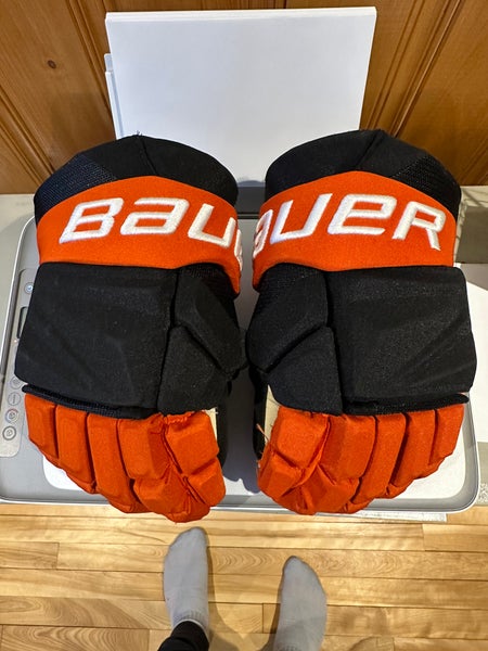Bauer Vapor Hyperlite Gloves 14" Pro Stock (Like New)
