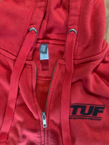 Ultimate (Used)ULTIMATE FIGHTER CREW HOODIE SIZE ADULT SMALL
