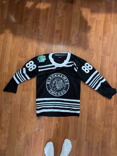 Chicago Blackhawks Patrick Kane winter classic replica jersey