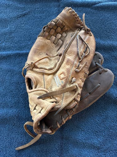 Nokona AMG 700 RHT Baseball/Softball Glove | 14" (Used)