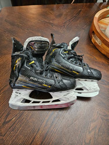 Bauer Supreme M5 Pro Hockey Skates Extra Wide Width Size 3.5 (Used)