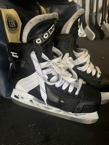 2025 CCM Tacks 652 Hockey Skates Regular Width 8 (Used)