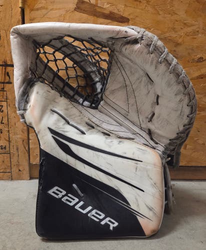 Bauer Hyperlite 2 Goalie Glove