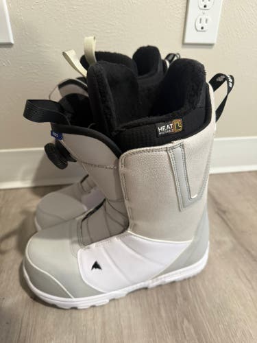 Men's Size M 10.0 (W 11.0) Burton MOTO BOA Snowboard Boots Soft Flex All Mountain (New)