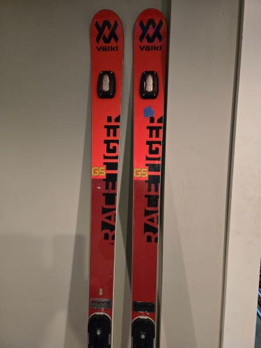 Racing 193 cm Volkl Racetiger GS Skis Without Bindings