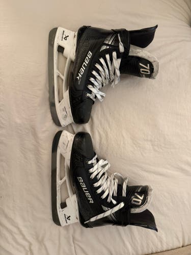 Pro Stock Bauer Hyperlite 2 Skates Narrow Width 7.5 (Used)