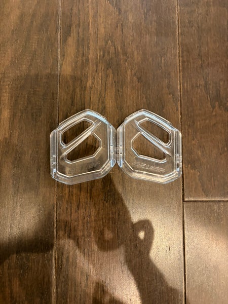 Medium Bauer Re-Akt 85 Helmet (New)