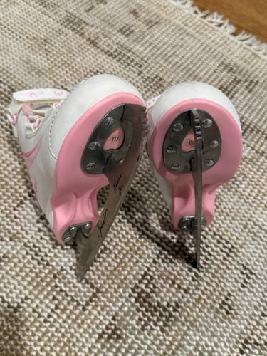 Riedell Figure Skates B Junior 11 (Used)