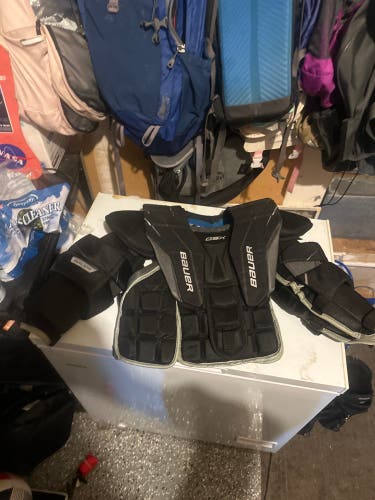 Large/Extra Large Bauer GSX Goalie Chest Protector (Used)