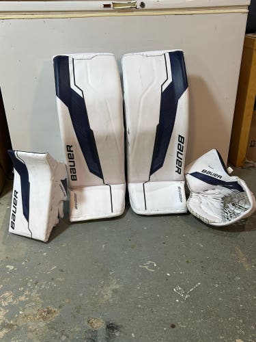 34" 2025 Bauer Flylite Regular Goalie Full Set (Used)