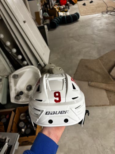 Medium Bauer Re-Akt 150 Helmet (Used)