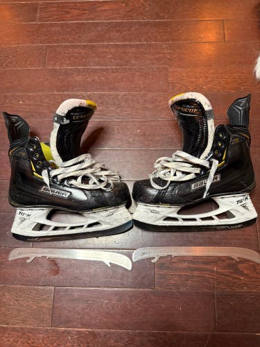 Bauer Supreme 2S Hockey Skates Regular Width 7.5 (Used)
