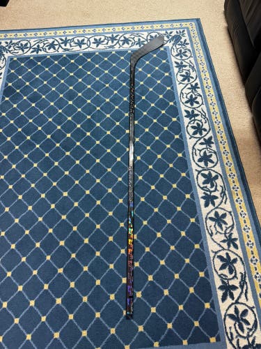 Senior Bauer Twitch Right Handed Hockey Stick P28 87 Flex (New)