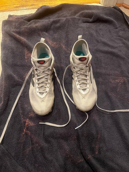 White Men's Size M 10.5 (W 11.5) New Balance Freeze V5 Mid Top (Used)