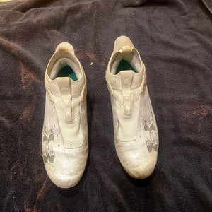 White Men's Size M 10.5 (W 11.5) Under Armour Blur Low Top (Used)