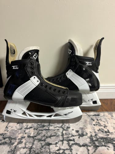 2024 CCM Tacks 652 Hockey Skates Wide 9.5 (Used)