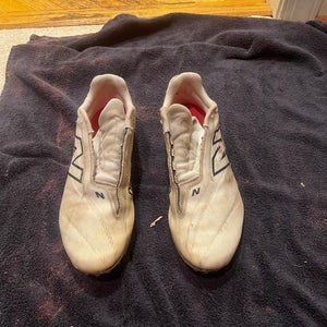 White Men's Size M 10.5 (W 11.5) New Balance Burn X4 Low Top (Used)