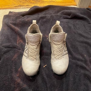 White Men's Size M 7.0 (W 8.0) Youth New Balance Freeze Mid Top (Used)