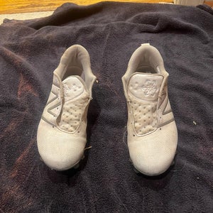 White Men's Size M 7.0 (W 8.0) Youth New Balance Freeze Low Top (Used)
