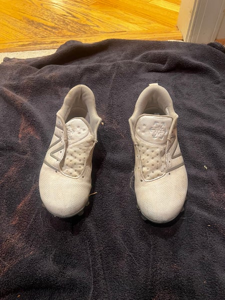 White Men's Size M 7.0 (W 8.0) Youth New Balance Freeze Low Top (Used)