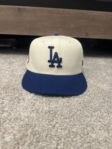 White Adult Unisex 7 1/2 Hat (New)