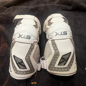 Medium Youth STX Cell V Arm Pads (New)