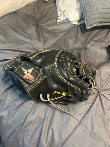 All Star CM3000BK RH Catcher's Glove 34" (Used)