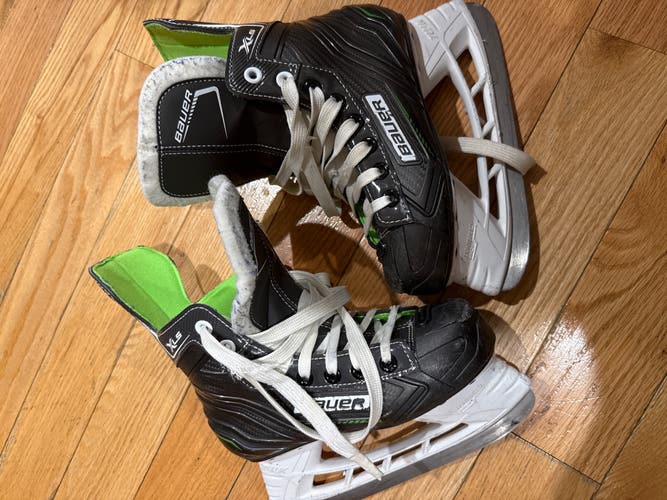 2021 Bauer XLS Hockey Skates Size 1 (Used)