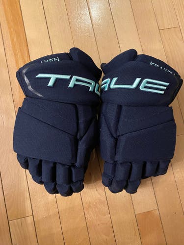 New True Catalyst 9x Gloves 13.5” Kraken