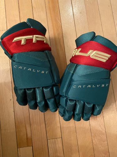 New True Catalyst 9x Gloves 14” Minnesota Wild -2