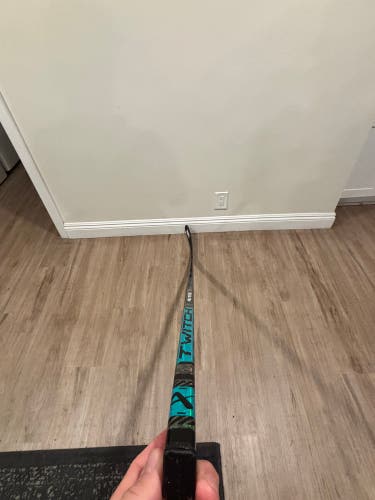 Brand New Senior Bauer Twitch Right Handed Hockey Stick P92 70 Flex