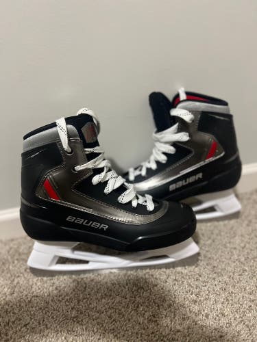 Bauer Hockey Skates 9 (New)