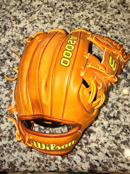 Wilson A2000 RH Baseball Glove 11.5" (Used)