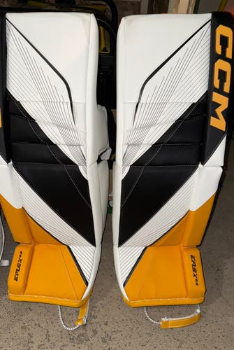 32" CCM EFlex 6.9 Goalie Leg Pads (New)