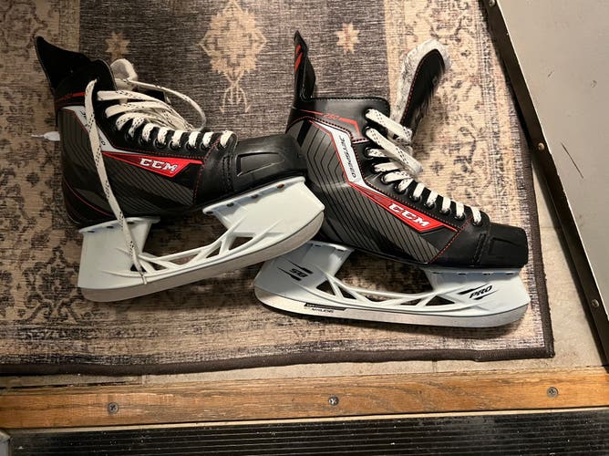 CCM JetSpeed 250 Hockey Skates 9 (Used)