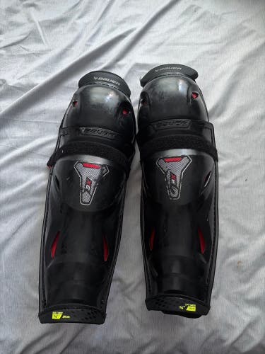 Intermediate Bauer Vapor 3X 14" Shin Pads (Used)