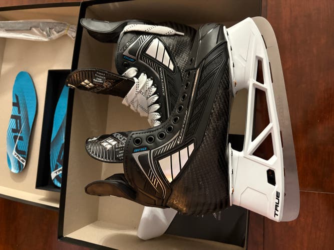 2025 True Hzrdus Pro Hockey Skates Wide Width 9 (New)
