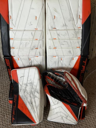 32" 2023 True Catalyst PX3 Regular Goalie Full Set Pro Stock (Used)