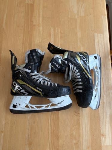CCM AS-V Pro Hockey Skates Regular Width 9