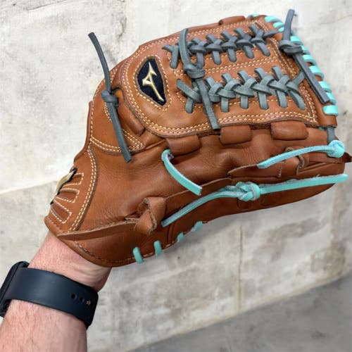 Mizuno Global Elite RH Infield Baseball Glove 11.75" (Used)